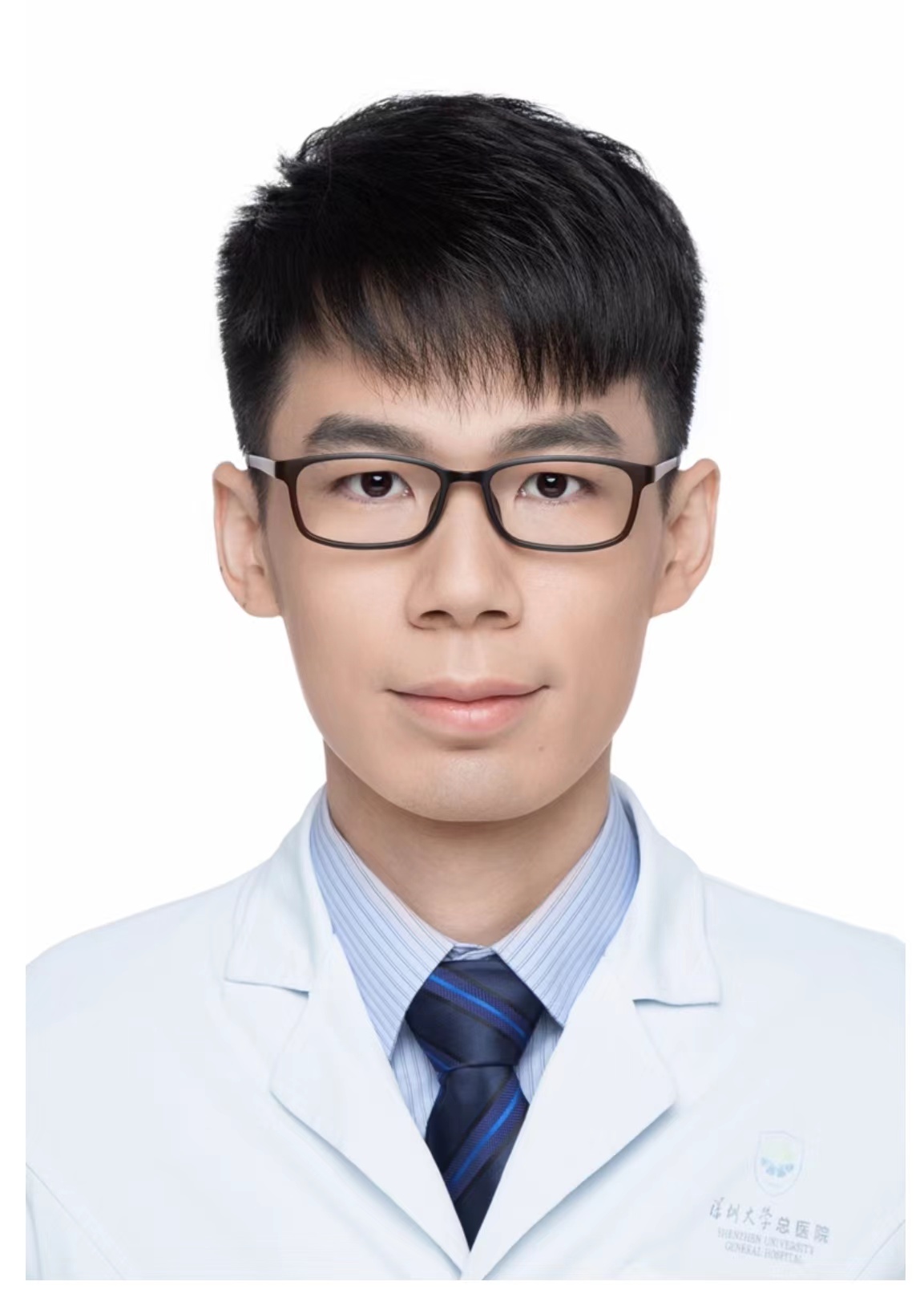 易柏成