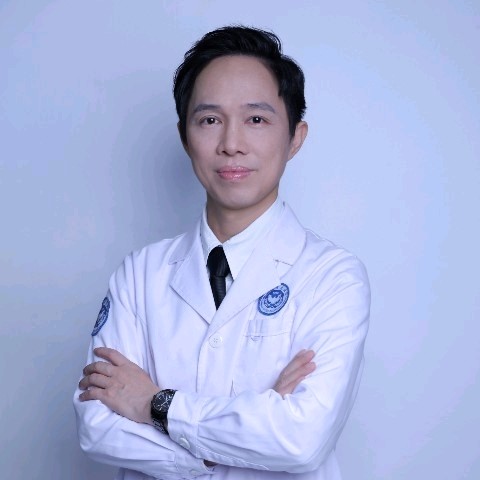 王健华